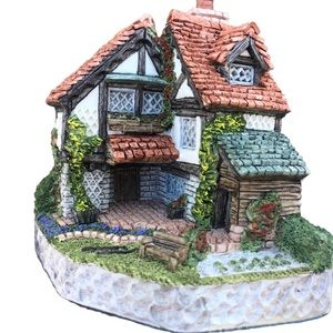 David Winter 1995 Collectors Guild Gardener's Cottage w/COA & Original  Box